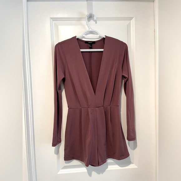 Burgundy romper - Picture 1 of 2